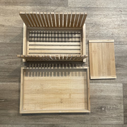 Wooden bread slicer