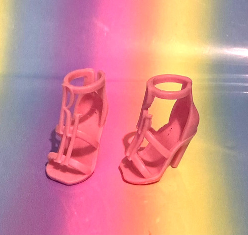 Rainbow high doll - 🌈, clothes